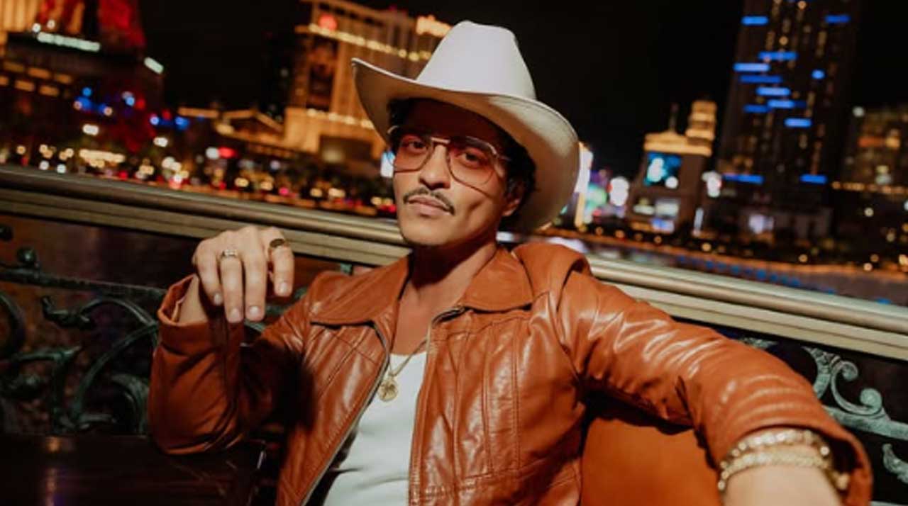 Bruno Mars confirma que novo álbum está pronto após uma década