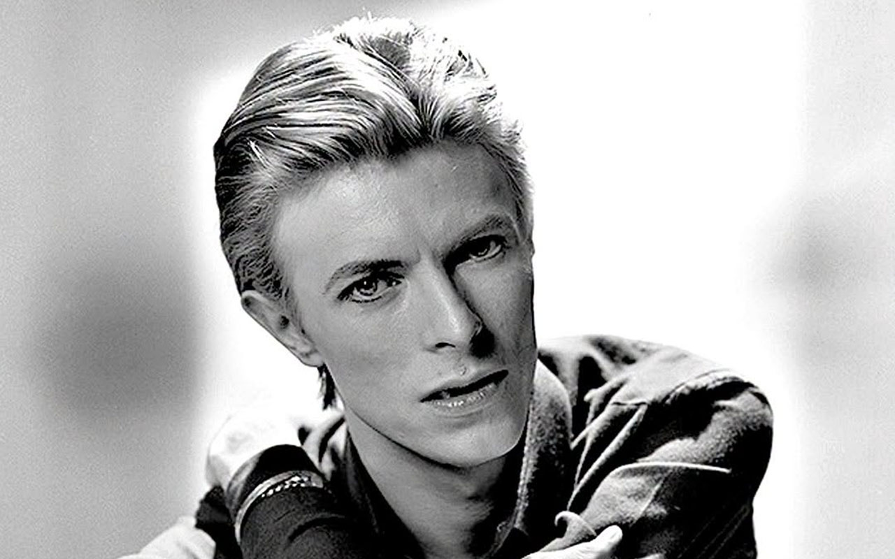 Nova compilação recupera gravações de David Bowie ainda como Davie Jones
